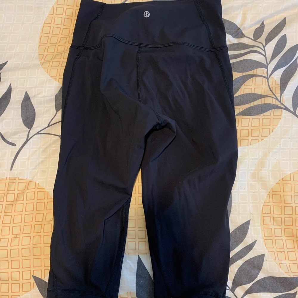 Below the knee lululemon leggings